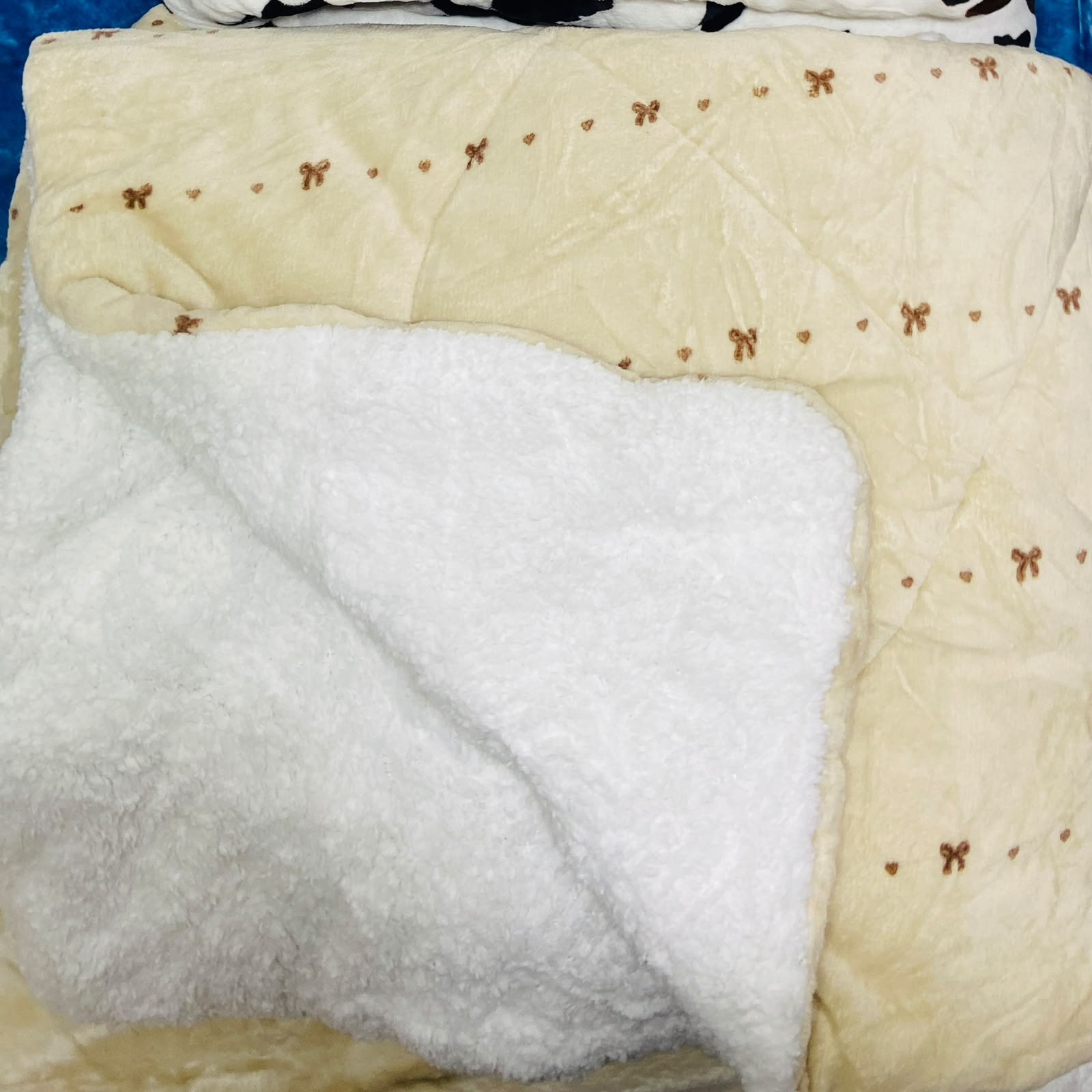Throw blanket