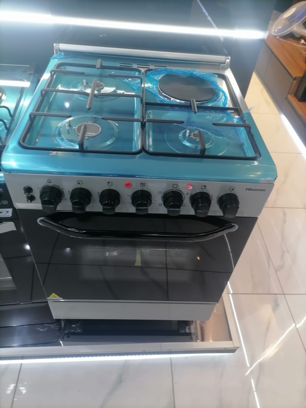 Hisense Cooker 60*60 (3+1)