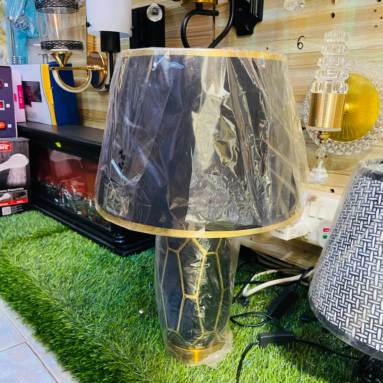 Table lamp