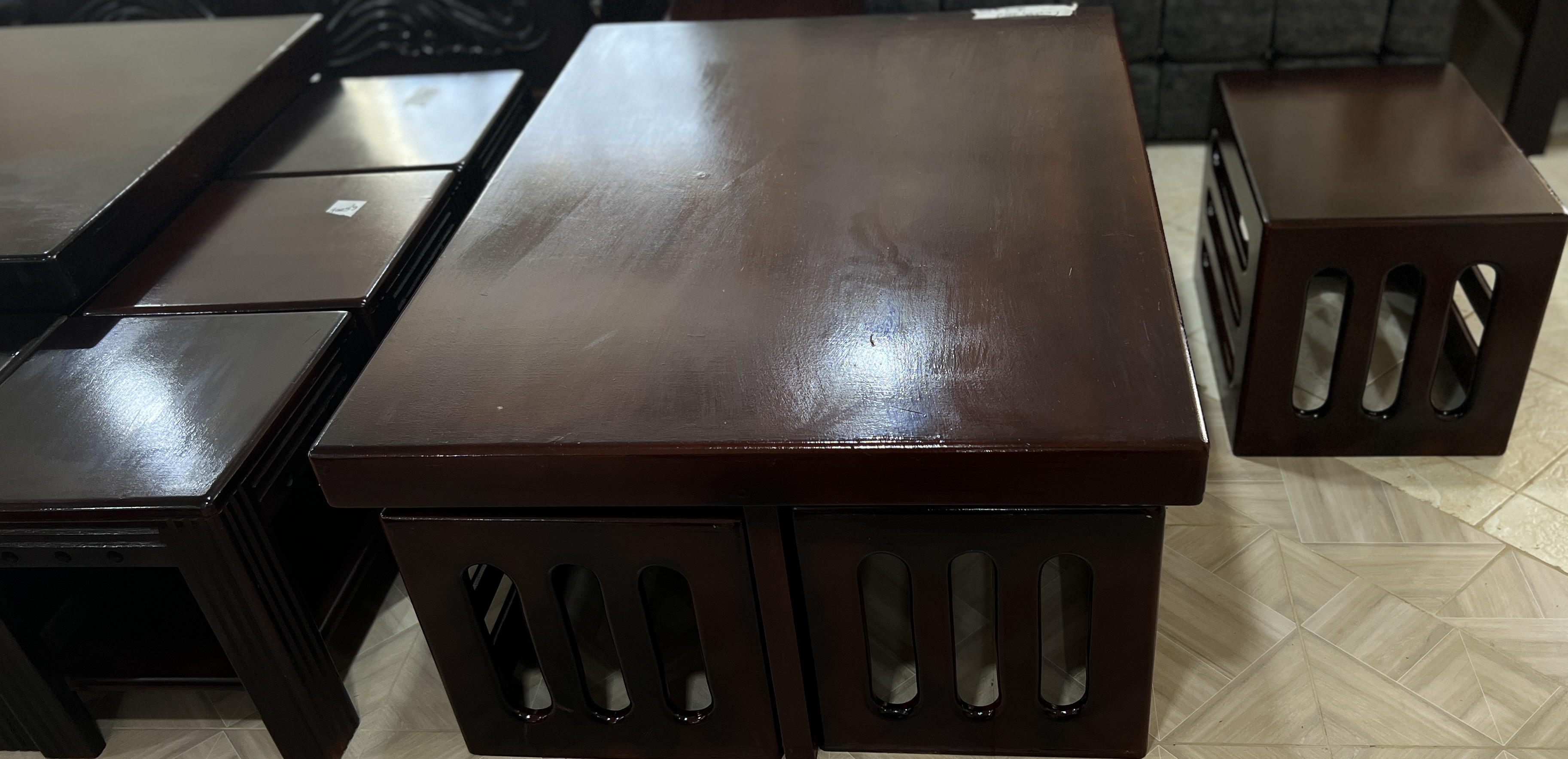 Table with 4 stools