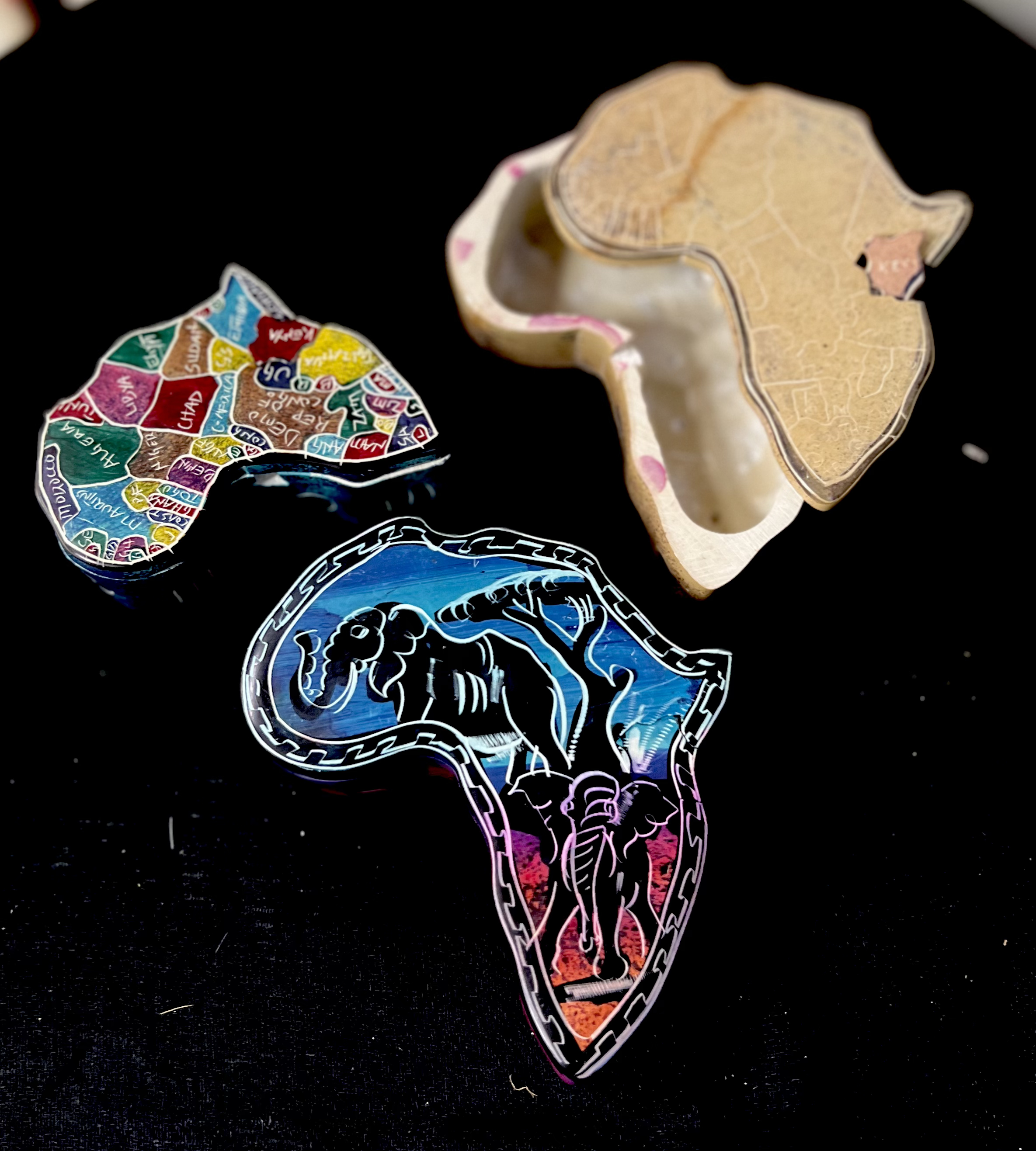 Africa-shaped Jewelery box