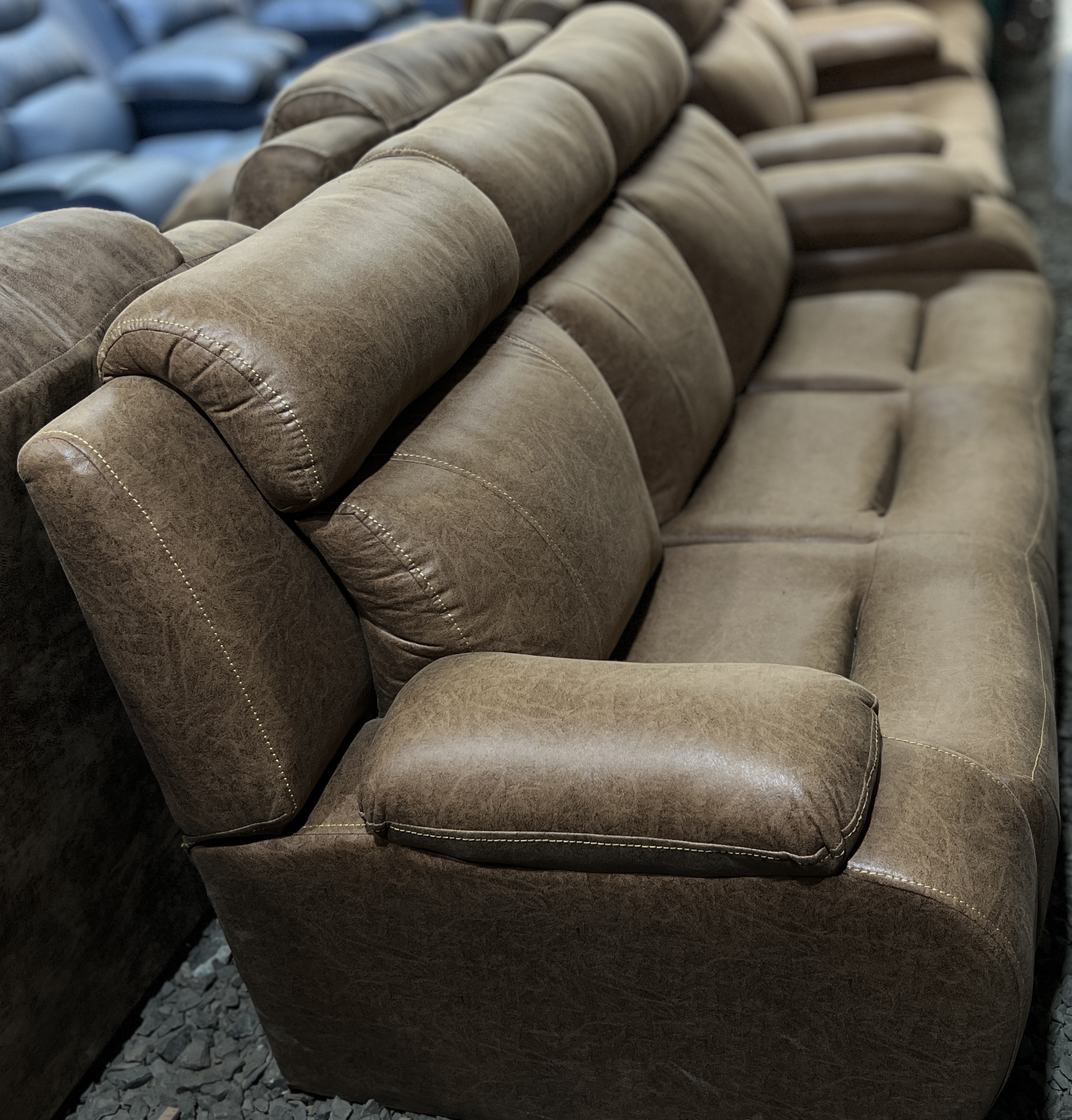 Brown leather seats-seven seater (3-2-2)