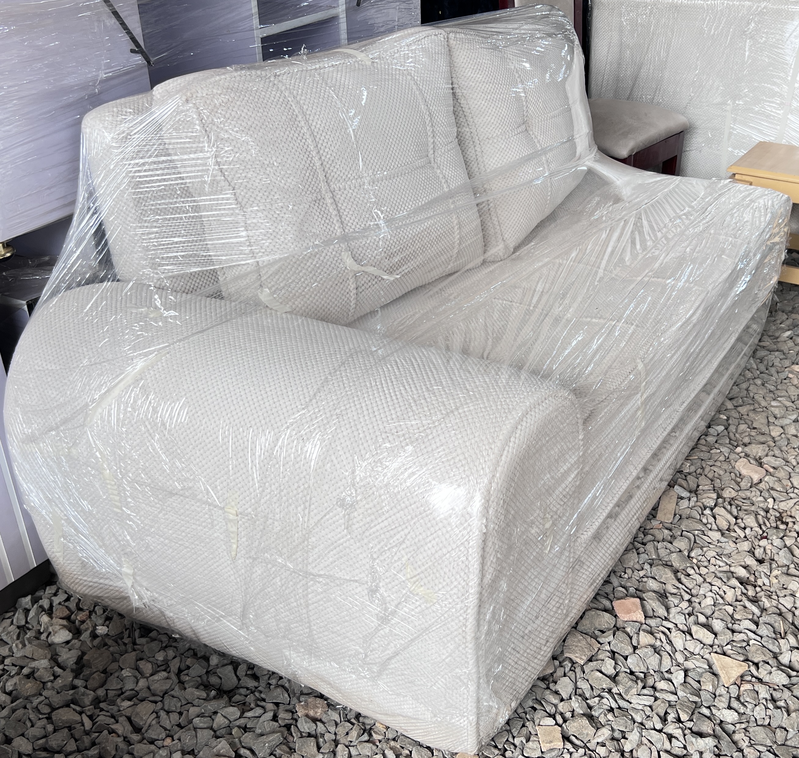 White L-seat(six seater)
