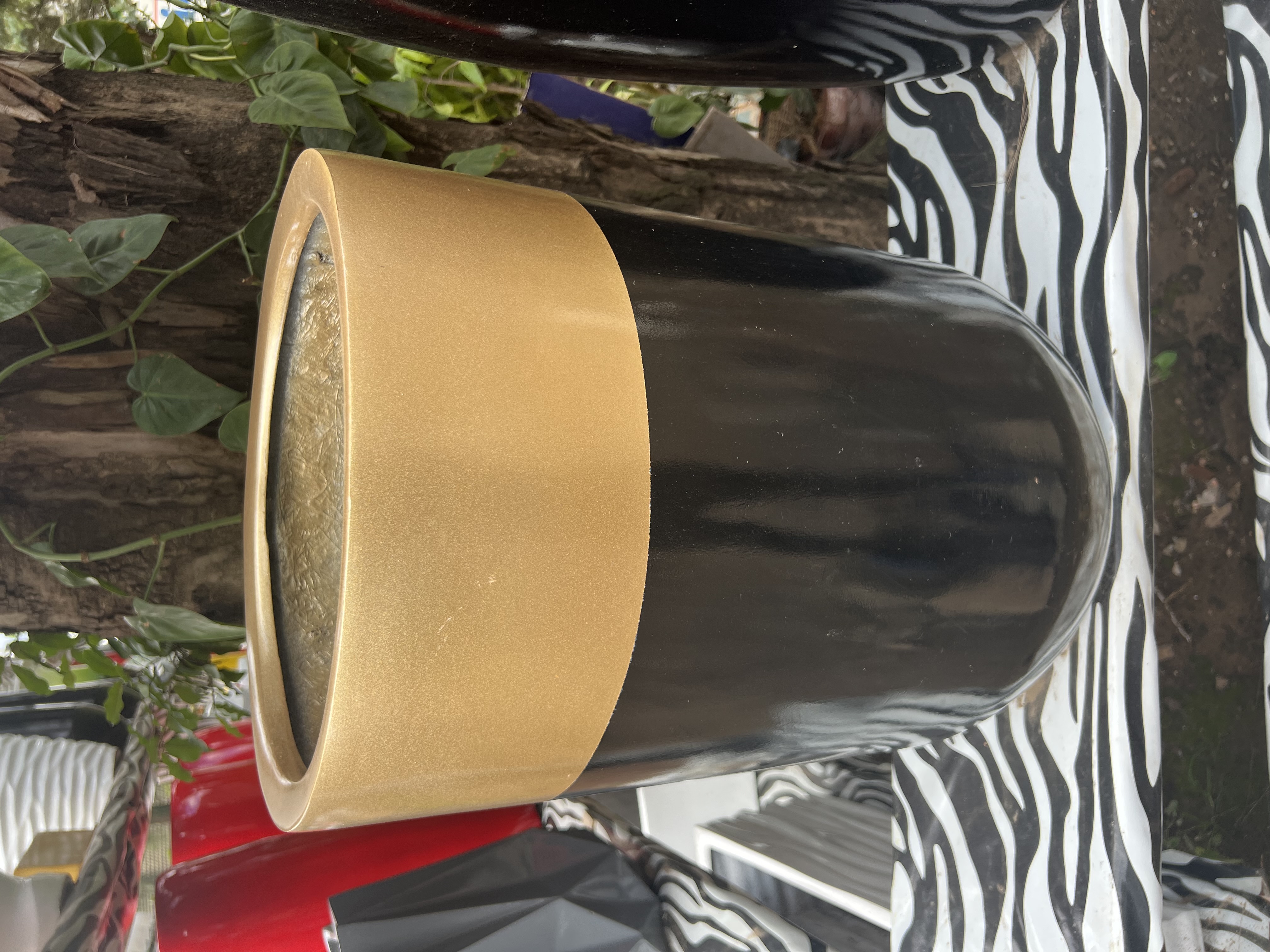 Black & gold vase